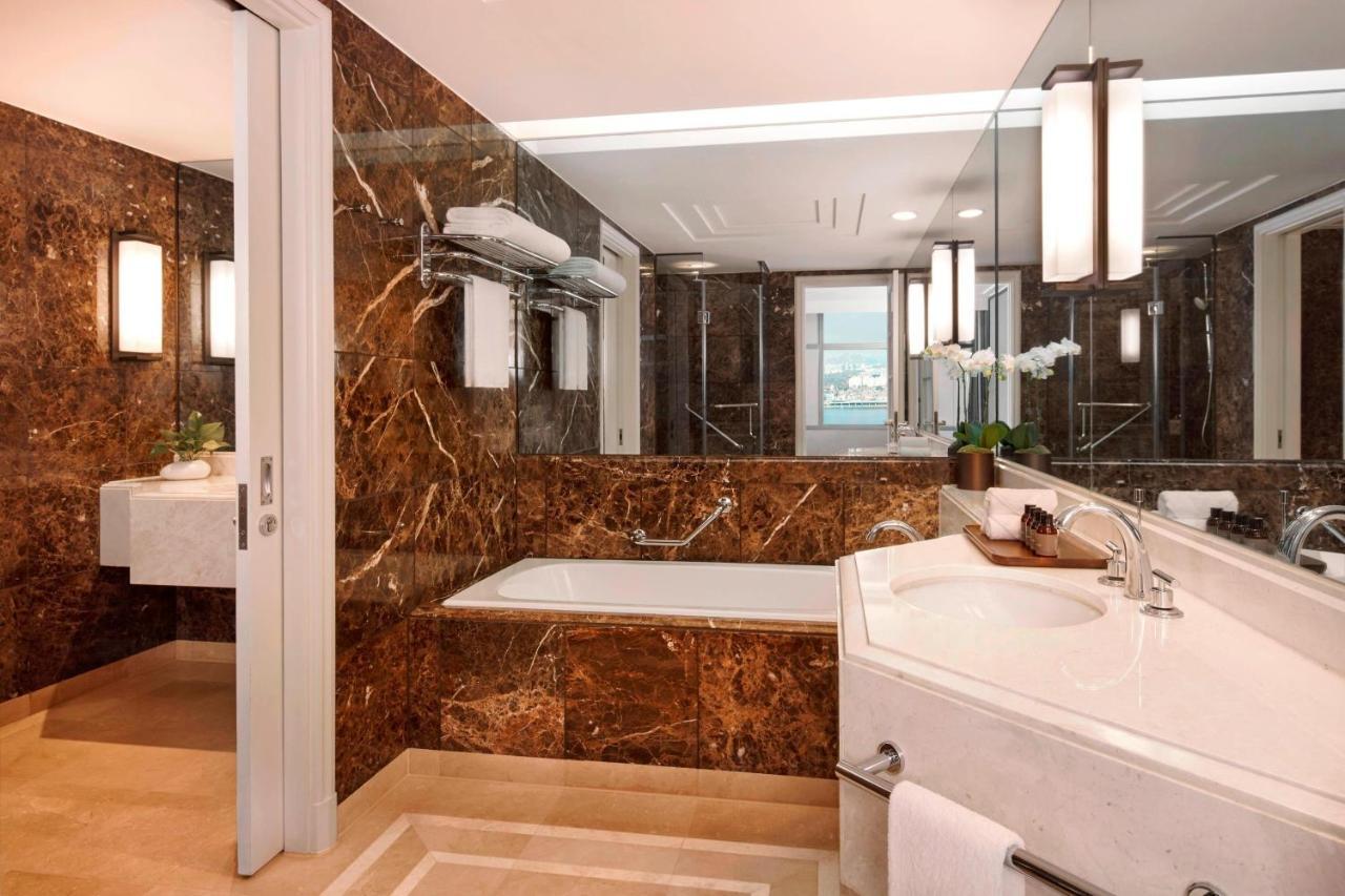 Griffin Suite King Executive lounge access 1 Bedroom Suite